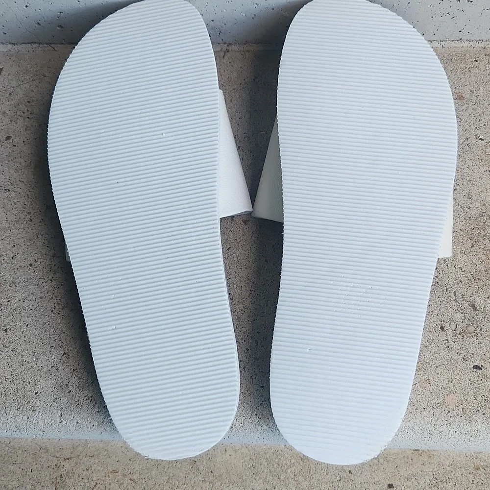 American Eagle Women's White Slide Sandals Size 11.